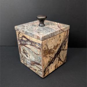 Poignée de porte de placard en marbre blanc et en laiton fabriquée à la main, couleur, forme et taille personnalisées, fabriquée en Inde - Product Image 2