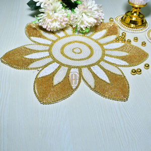 Mantel Individual de lujo hecho a mano antideslizante tradicional con cuentas de perlas de oro blanco para decoración de boda tamaño y forma personalizables - Product Image 4