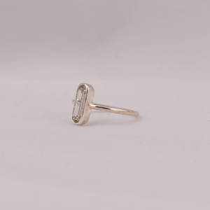 Anillo de compromiso de diamante cultivado en laboratorio de corte esmeralda personalizado 18KT oro blanco sólido retrato solitario anillo grande y fino anillo certificado IGI - Product Image 2