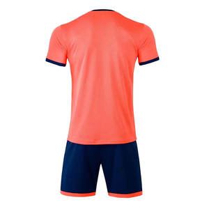 Uniforme de fútbol de hombre transpirable de talla grande al por mayor, ropa de fútbol sostenible - Product Image 3