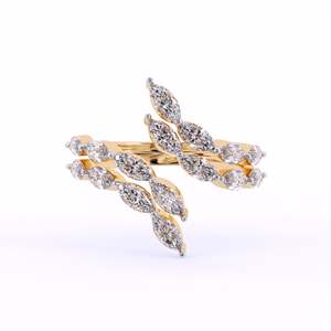Délicate bague à motif de feuille Art déco pour fiançailles livrée avec une marquise avec des diamants ronds de laboratoire de taille brillante en gros - Product Image 5