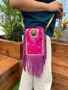 Pelo hecho a mano en cuero de vaca metálico turquesa flecos mujeres bandolera móvil bolso occidental cuero genuino Concho teléfono celular monedero - Product Image 2