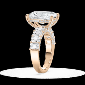 แหวนหมั้นเพชรแล็บโกรนทรงเรเดียนท์ 5.00 กะรัต พร้อมพลอยทรงเอเมอรัลด์ด้านข้าง รับรองโดย IGI ทองคำแท้ 14K - Product Image 2