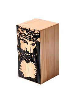 Handcrafted Pinewood Urnสําหรับเถ้ามนุษย์Celic Crossและพระเยซูใบหน้ากล่องไม้ - Burying Urnสําหรับเถ้าHandcraftedขนาดใหญ่Urn - Product Image 1