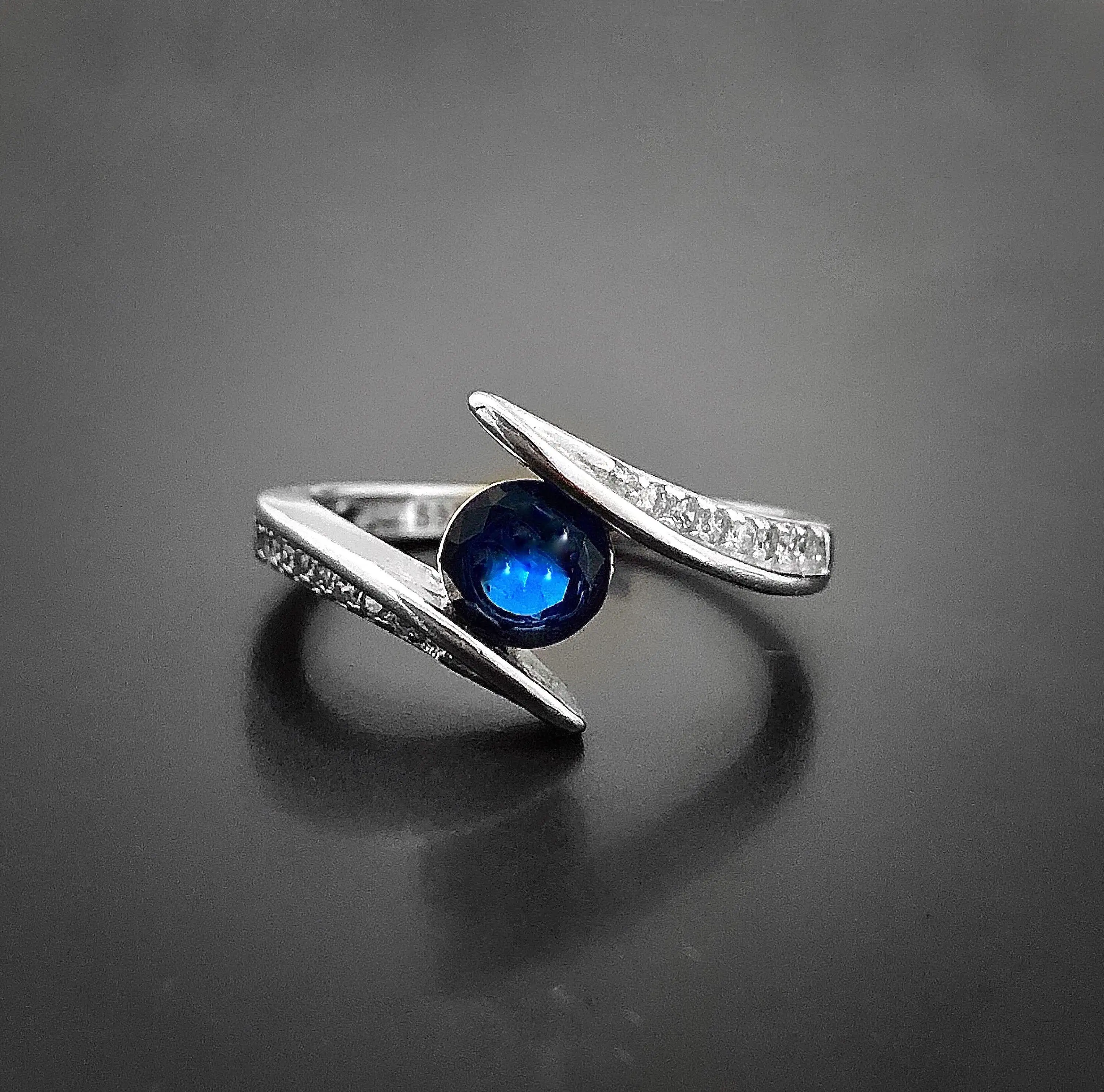 Labor-Gewächshaus blauer Saphir 925 Sterling-Silber Paving-Edelstein-Ring feiner Schmuck Ringe für Damen besonderes Geschenk September Geburtsstein