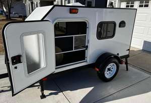 New Luxury 4x4 RV Small Motorhome Campers Caravans RV with Toilet Low Volume New Luxury 4x4 RV Small Motorhome Campers Caravans - Product Image 4