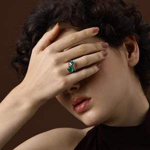Juno Ovaler Labor-Smaragd Edelsteinring - Product Image 4