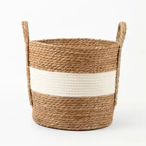 Item quente Personalizado Handmade Straw Woven Seagrass Woven Basket Vietnã Handwaving Home Storage Organizer Vestuário Vime barato