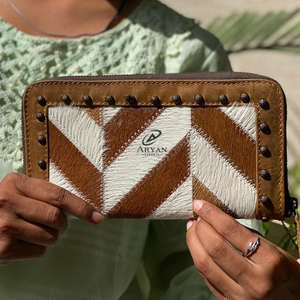 Pochette de travail en fourrure de vache avec Patch en cuir, porte-monnaie élégant pour femmes - Product Image 1