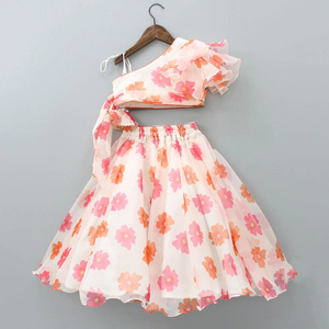 ชุดเลเฮนกาโชลีผ้าออร์แกนซ่าลายดอกไม้สีชมพูหรูหราสำหรับเด็กผู้หญิง |   ชุดออกงานดีไซน์เนอร์ร่วมสมัย - Product Image 2