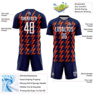 Uniforme de football fabriqué avec des tissus légers et respirants résistant à la transpiration finition à séchage rapide pour les académies, les écoles et les clubs - Product Image 5