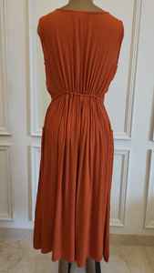 Vestido hasta la rodilla con cuello cuadrado y volantes de rayón indio - Product Image 4