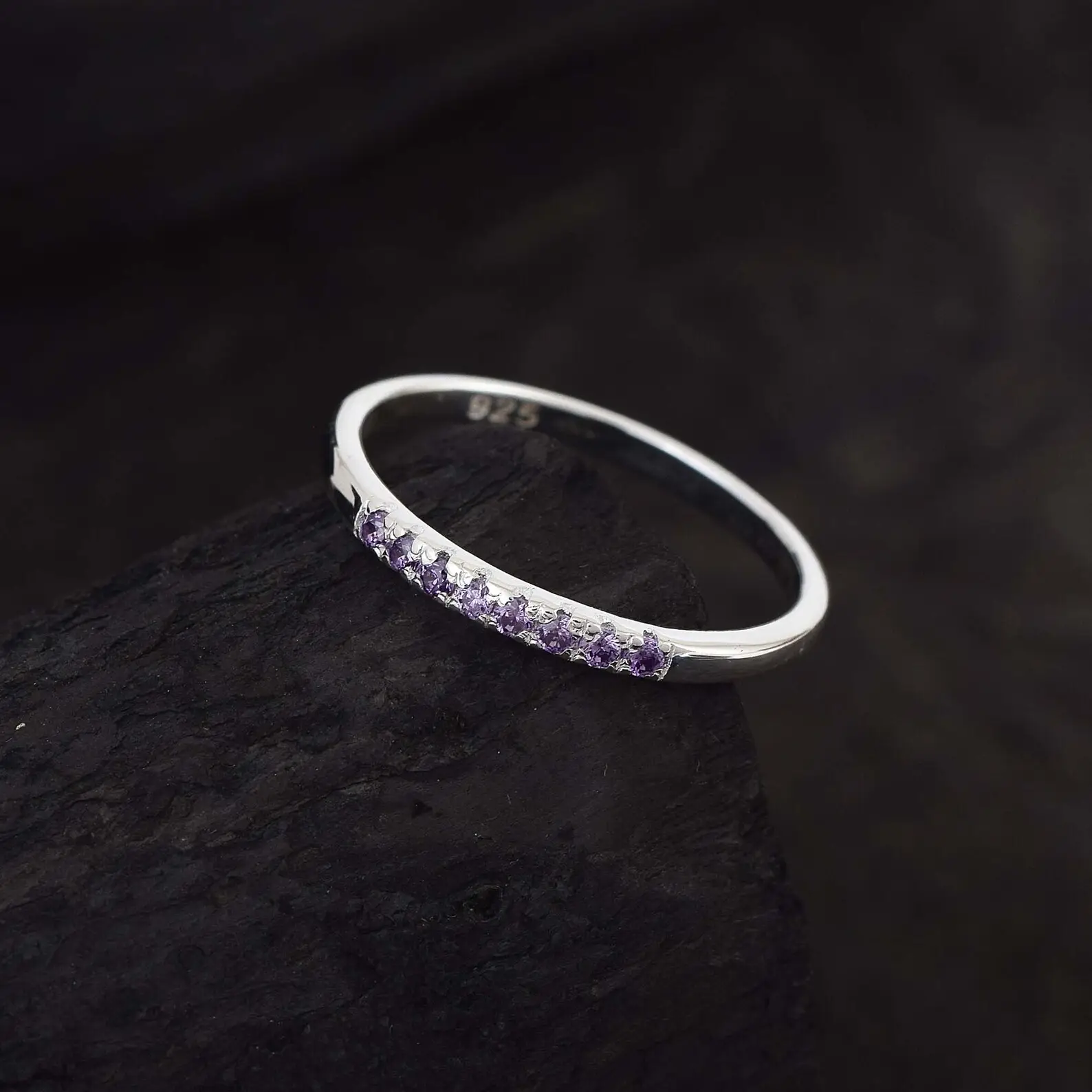 Klasik 925 perak murni buatan tangan alami ungu batu permata Amethyst perhiasan grosir pemasok Band keabadian cincin untuk wanita