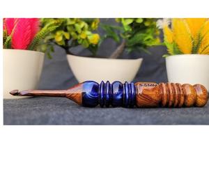 Ganchos de ganchillo de resina epoxi hechos a mano Mezcla de madera Aguja de ganchillo ergonómica 3mm a 12mm Diferentes tamaños Aguja de tejer con mango suave - Product Image 4