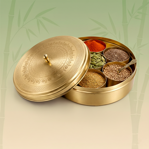 กล่องเครื่องเทศทองเหลืองแกะสลักด้วยมือแบบดั้งเดิม สำหรับใช้ในครัว มีเจ็ดช่องและช้อน - Product Image 3