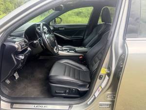 Precio bajo, Lexus IS 350 2019 usado en venta - Product Image 3