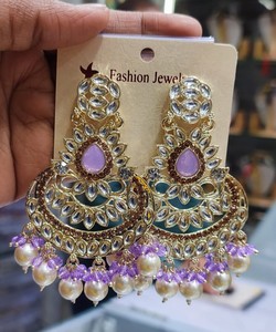 PENDIENTES TRADICIONALES Y DE MODA INDIOS KUNDAN CHAPADO EN ORO CON PENDIENTES DE PERLAS Y PENDIENTES DE BOLLYWOOD PARA MUJERES Y NIÑAS - Product Image 4