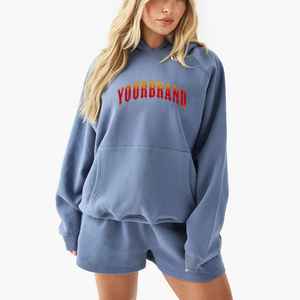 Conjunto de Sudadera con Capucha y Pantalones Cortos para Mujer, Personalizado al por Mayor, con Logotipo Impreso en DTF - Product Image 4