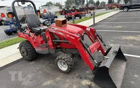 NUEVO Tractor Cargador Massey Ferguson GC2400 4x4 con Quitanieves de Montaje Frontal y Plataforma de Corte de Montaje Medio, Bomba y Caja de Cambios de 70HP - Product Image 5