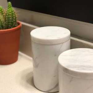 Recipiente de almacenamiento picante de resina con tapa abatible, seguro para alimentos, tamaño personalizable, diseño moderno para ollas y uso en la cocina - Product Image 3