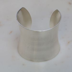 Bracelet jonc personnalisé en laiton plaqué argent pour femme, élégant, design ouvert, bijou cadeau, meilleur prix - Product Image 3