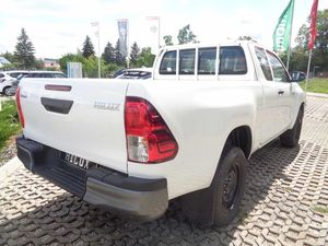 Toyota HiLux Extra Cab 2023 con caja de cambios manual interior de cuero oscuro AWD Drive LHD-Modelo Aspire - Product Image 6