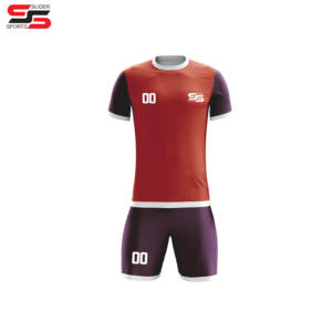 Uniforme de football personnalisé Logo personnalisé col rond antibactérien respirant à manches courtes vêtements d'entraînement de haute qualité 100% football - Product Image 3