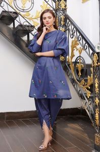 2024 dernières collections d'hiver belles femmes pakistanaises Punjabi Shalwar Kameez et Lehenga Choli vente en gros pour robe d'hiver - Product Image 5
