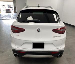 Increíble Alfa Romeo Stelvio Ti Sport AWD 2019 Usado en Perfectas Condiciones, con Poco Kilometraje, Disponible en Existencia, Oferta Increíble - Product Image 2