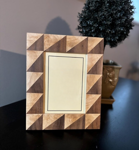 Marco de fotos de madera ecológico 5x7 hecho a mano, diseño personalizable único con incrustaciones creativas, marcos de madera únicos - Product Image 1