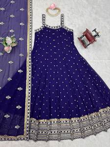 Robe de créateur Anarkali inspirée de Bollywood avec broderie de qualité supérieure et Dupatta de luxe - Product Image 6