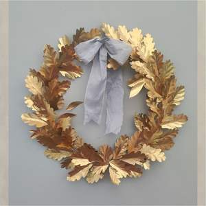 Guirlande de Noël élégante en métal avec ruban vert, feuilles artificielles en fer, décoration murale pour fête de Noël et ornement de mariage - Product Image 2