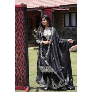 Nuevo par Kurti de tela de seda Chinon para fiesta atractivo bordado de colores tiene un ajuste regular para el cliente - Product Image 1