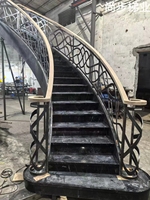 Escalier en colimaçon en pierre, marches en marbre, dalles d'escalier en marbre, escalier en bois, escalier intérieur, escaliers en spirale, escaliers à balustres en fer forgé