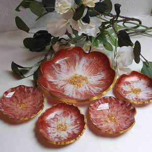 Chausse-pied artisanal en corne naturelle avec texture lisse et brillante, couleur naturelle écologique, conçu pour les maisons modernes - Product Image 1