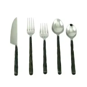 Ensemble de couverts à poignée noire en acier inoxydable avec un design élégant, parfait pour les couverts de salle à manger et de mariage élégants - Product Image 1