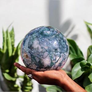 Esfera de Cristal de Ágata Musgosa Premium de Khambhat, India, Grabada, 150-250g, Hecha a Mano para Decoración de Feng Shui, Arte, Coleccionables, MUNTAHA - Product Image 1