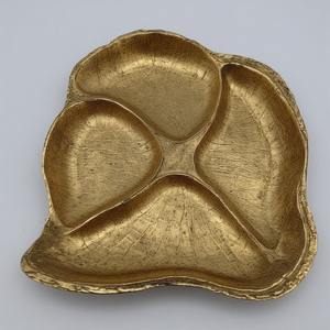 จานชาร์จผลไม้ทำจากอลูมิเนียมและแก้วแบบหรูหราพร้อมดีไซน์ชามใบสามใบตกแต่งบ้านอย่างหรูหรา - Product Image 3