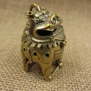 Brûleur d'encens en laiton décoratif pour la maison et le bureau, design indien classique religieux avec finition rustique - Product Image 4