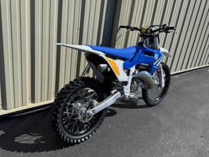 Disponible dès maintenant : Motocross 2025 TC 125 Heritage - Product Image 4