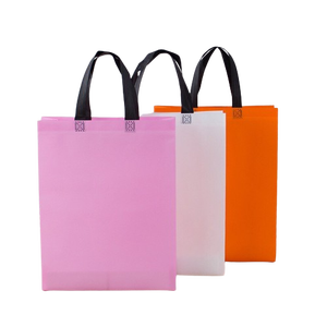 Bolsas de Compras al por Mayor con Logotipo Personalizado, Reciclables, Plateadas, Doradas, con Laminación Metálica, de Tela No Tejida, con Asas Largas, Vietnamitas, CENPLAS - Product Image 5