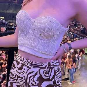 High Quality Dancerwear Lace <b>Bra</b> Set and Beaded Bellydance Costume Reasonably Priced with a New Look - Product Image 4