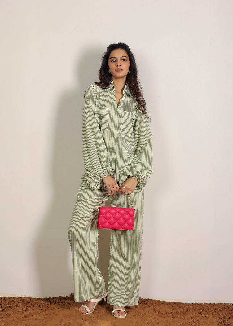 สีเขียวและสีขาว