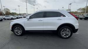 Cadillac XT4 Premium Luxury FWD 2024, Vehículo Eléctrico con Autonomía de 501-600 km, Potencia de 250-300 kW, Torque de 300-400 Nm, Batería de 30 kWh - Product Image 2