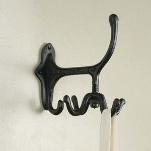 Ganchos de pared de hierro decorativos hechos a mano con un diseño único Ideal para agregar encanto a los interiores de la granja - Product Image 2