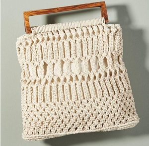 Sac en coton pour dames avec oeuvre ethnique artisanale, idéal pour les fêtes traditionnelles et les sorties décontractées - Product Image 6