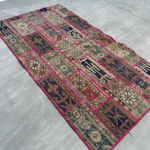 Alfombra Turca de 3.9x7.2 pies, Alfombra Vintage, Alfombra Abstracta Azul y Roja - Product Image 2