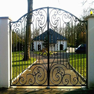 Portail en fer forgé sur mesure avec motif ornemental du Vietnam adapté aux entrées d'allées et aux clôtures décoratives - Product Image 6