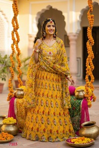 Lehenga Choli de Alta Calidad con Bordado, Diseño Tradicional Largo hasta el Suelo para Mujer, para Bodas - Product Image 3