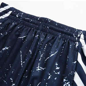 Uniforme de basket-ball vierge personnalisé de haute qualité Ensemble de vêtements de sport nouveau design Garçons Logo imprimé Direct usine Haute qualité vérifiée - Product Image 6